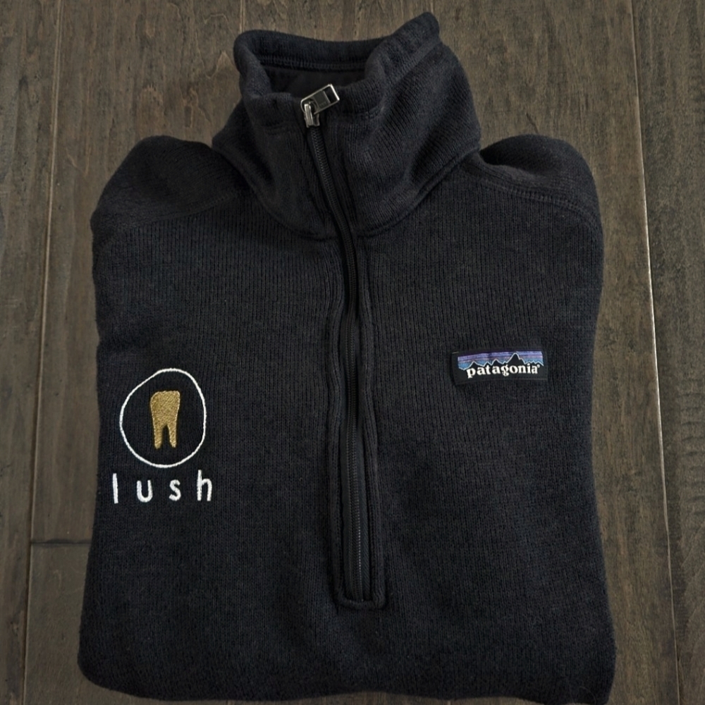 Patagonia Women's 1/4 Zip Black Pullover sz small - Picture 6 of 7